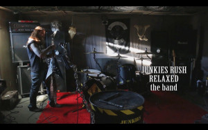 Junkies Rush Relaxed
