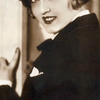 Dolly Grey(I)