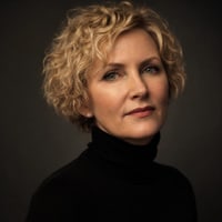 Kim Little(I)
