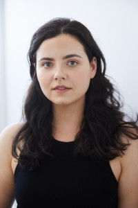 Kat Dominis