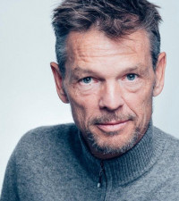 Peter Downing