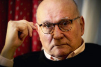 Mario Camus