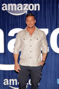 Alan Ritchson(I)