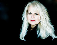 Lorraine Devon Wilke