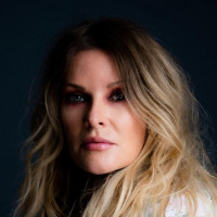 Elizabeth Cook