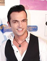 Manos Krystalis