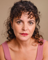 Leonie Hill