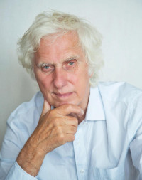 Douglas Kirkland