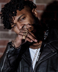 Raz Simone